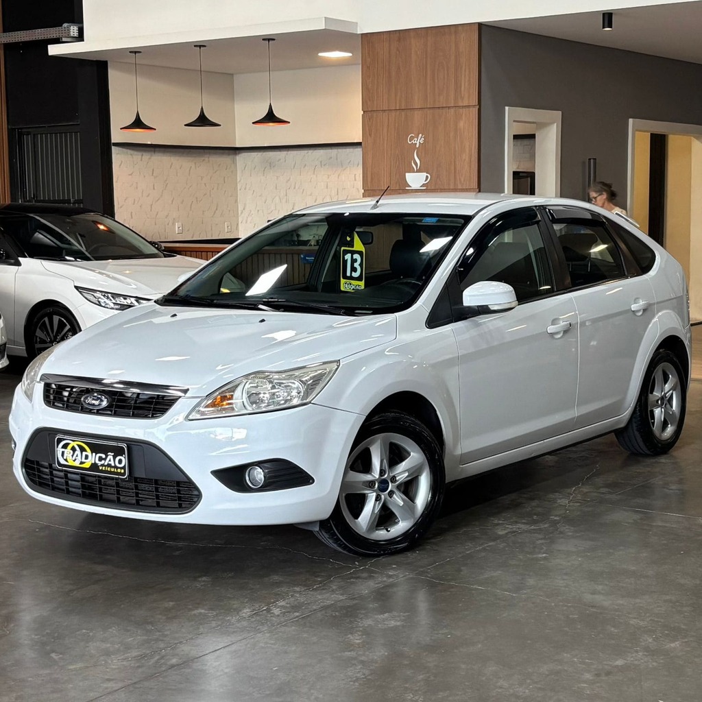 Ford Focus Hatch Glx 1.6 Flex 5M (Manual – Impecável – Interna em Couro)