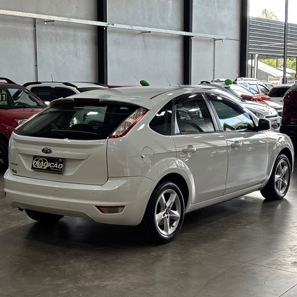 Ford Focus Hatch Glx 1.6 Flex 5M (Manual – Impecável – Interna em Couro)