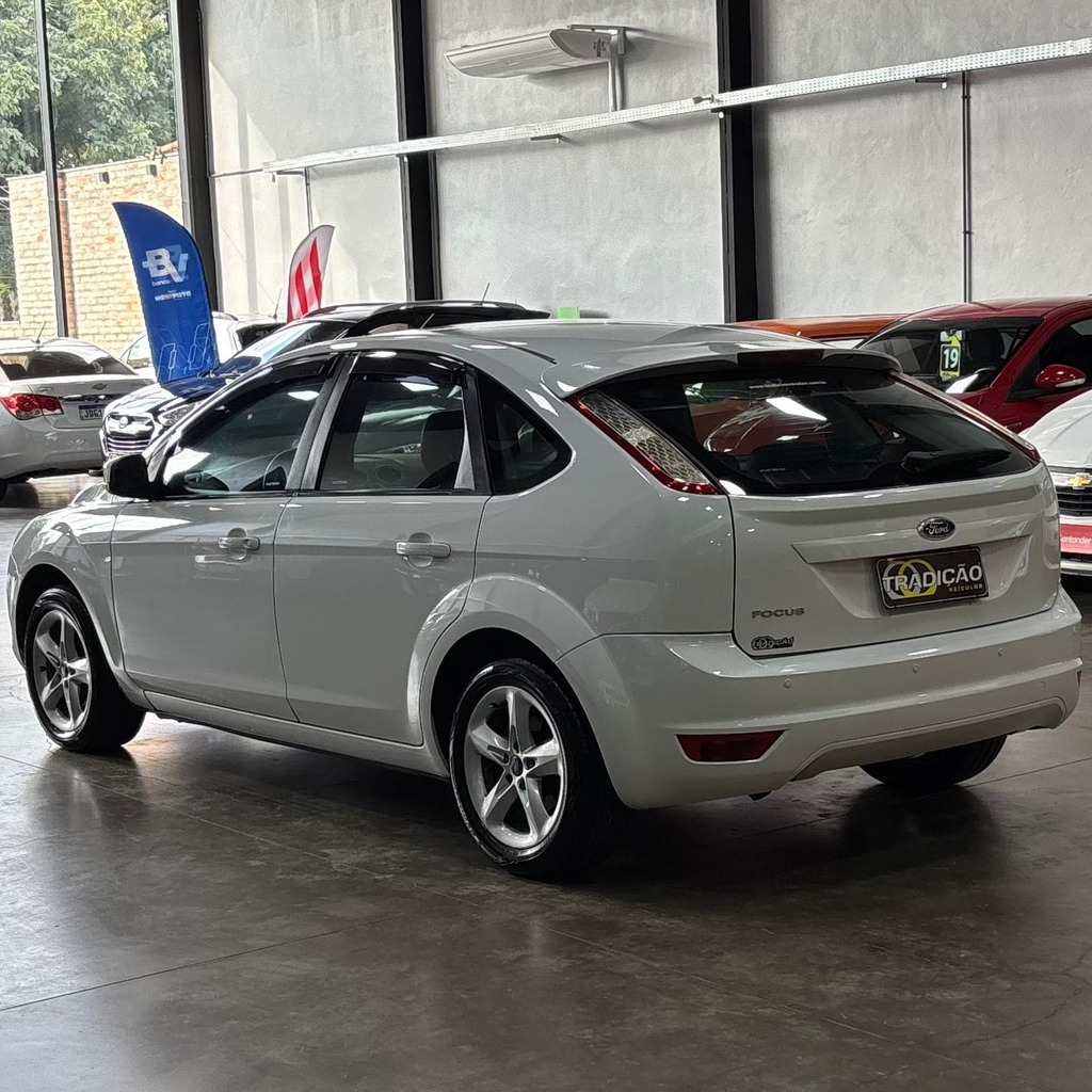 Ford Focus Hatch Glx 1.6 Flex 5M (Manual – Impecável – Interna em Couro)