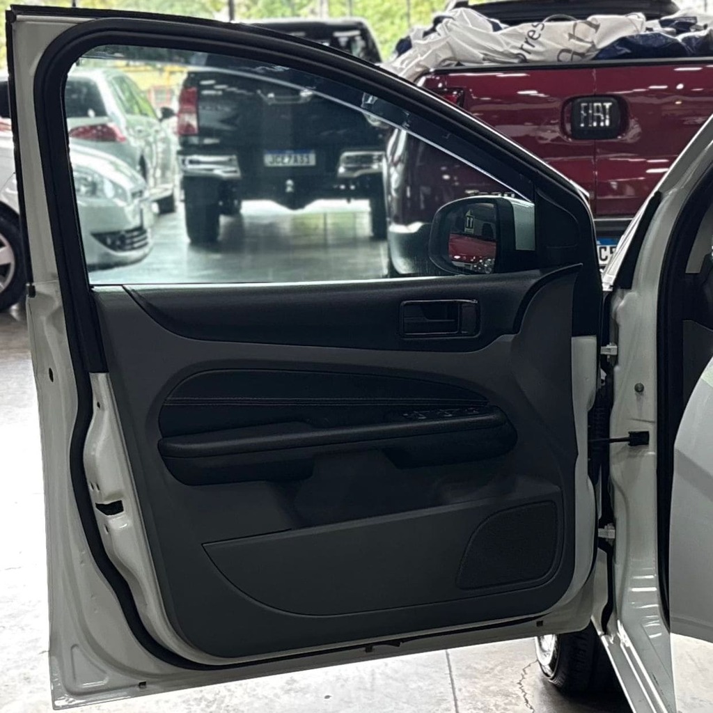 Ford Focus Hatch Glx 1.6 Flex 5M (Manual – Impecável – Interna em Couro)