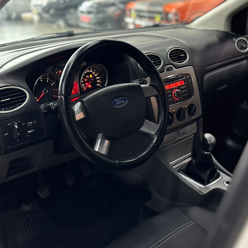 Ford Focus Hatch Glx 1.6 Flex 5M (Manual – Impecável – Interna em Couro)