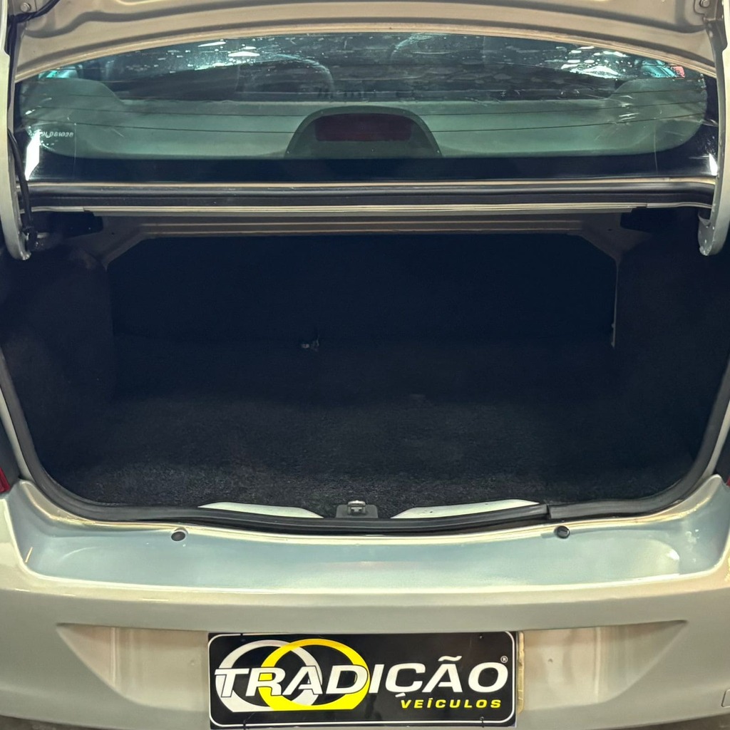 Renault Clio Sedan Expression 1.6 Flex (Impecável – Completo)