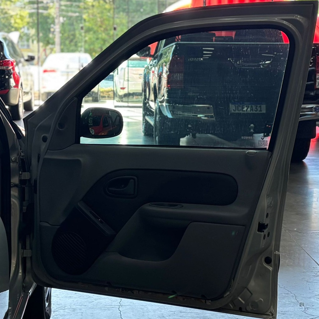 Renault Clio Sedan Expression 1.6 Flex (Impecável – Completo)