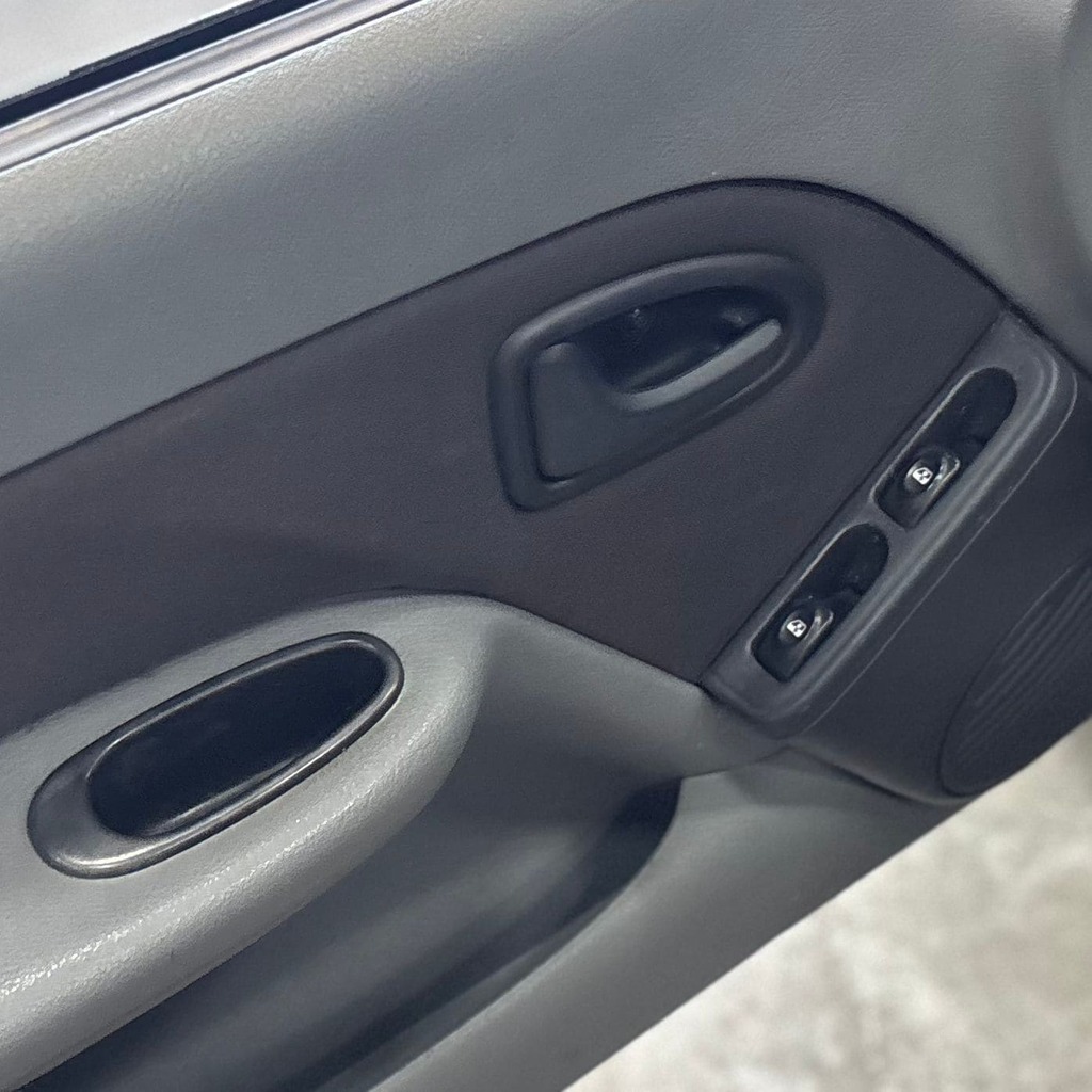 Renault Clio Sedan Expression 1.6 Flex (Impecável – Completo)