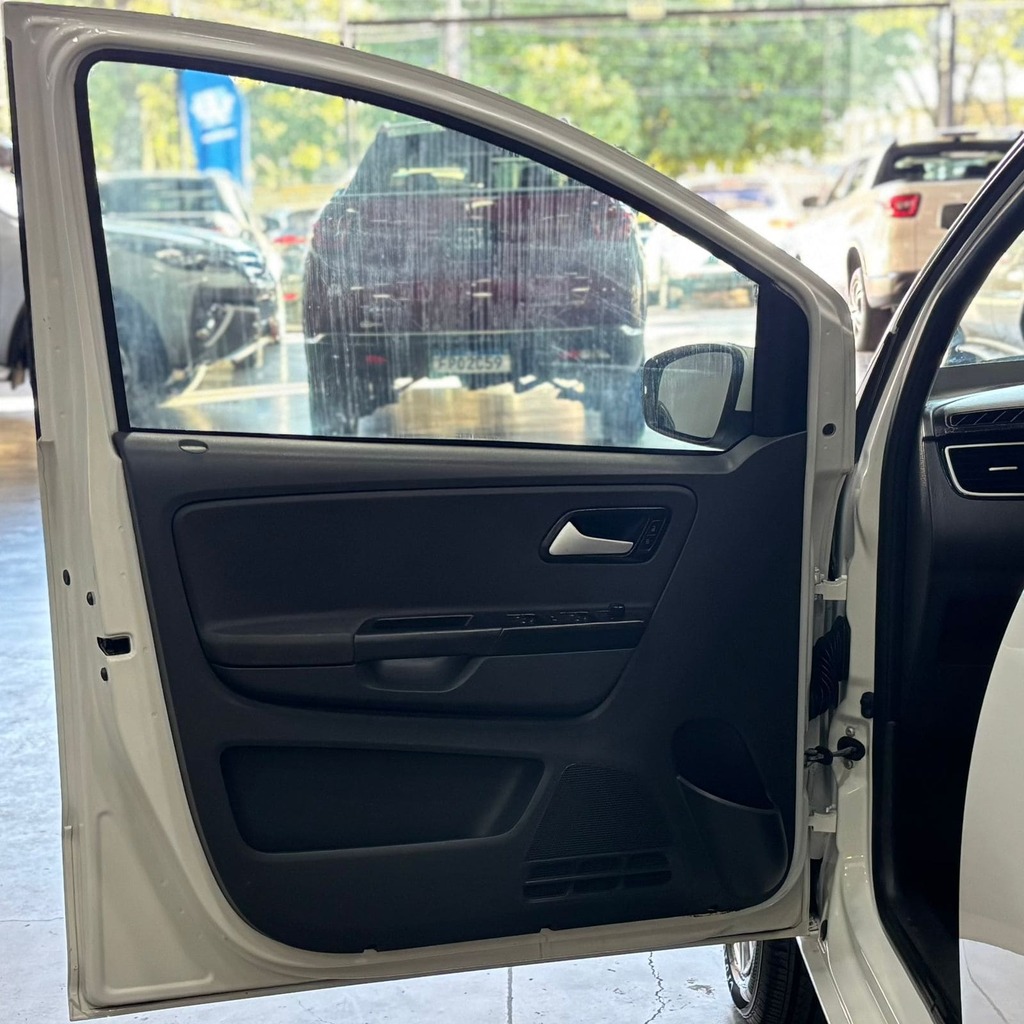 Volkswagen Fox 1.6 MI 8v Flex (Impecável – Completo – Manual)