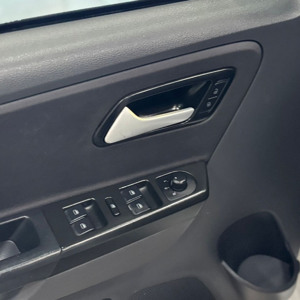 Volkswagen Fox 1.6 MI 8v Flex (Impecável – Completo – Manual)