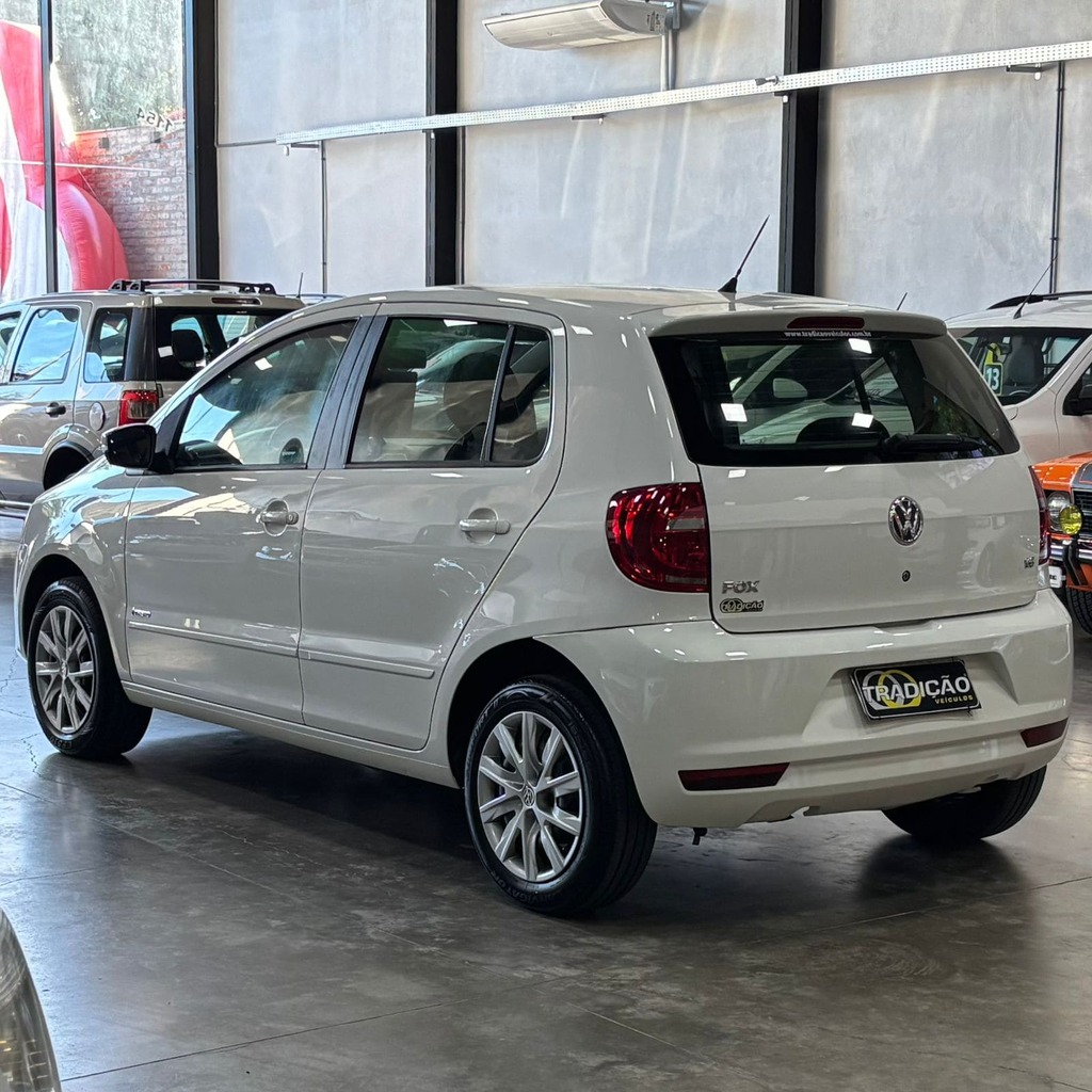 Volkswagen Fox 1.6 MI 8v Flex (Impecável – Completo – Manual)