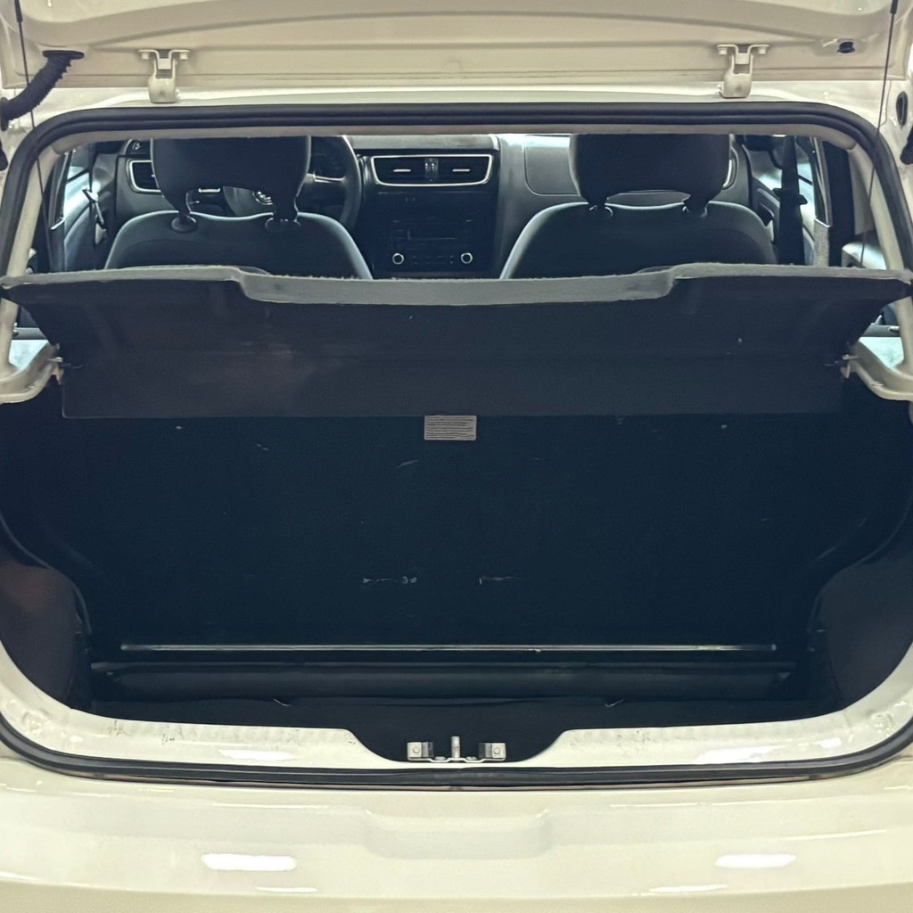 Volkswagen Fox 1.6 MI 8v Flex (Impecável – Completo – Manual)