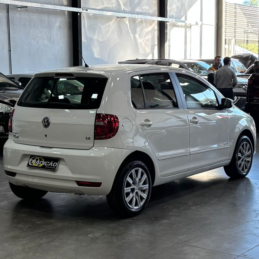 Volkswagen Fox 1.6 MI 8v Flex (Impecável – Completo – Manual)