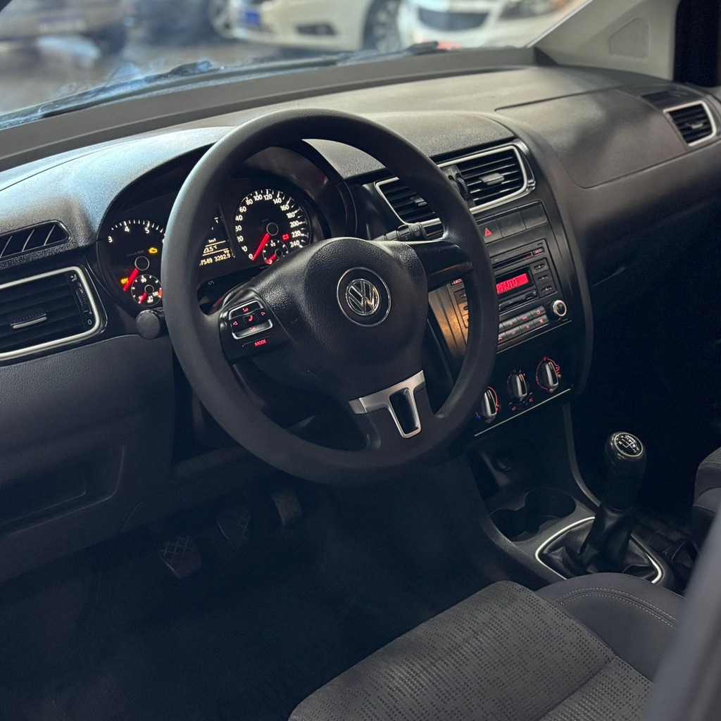 Volkswagen Fox 1.6 MI 8v Flex (Impecável – Completo – Manual)