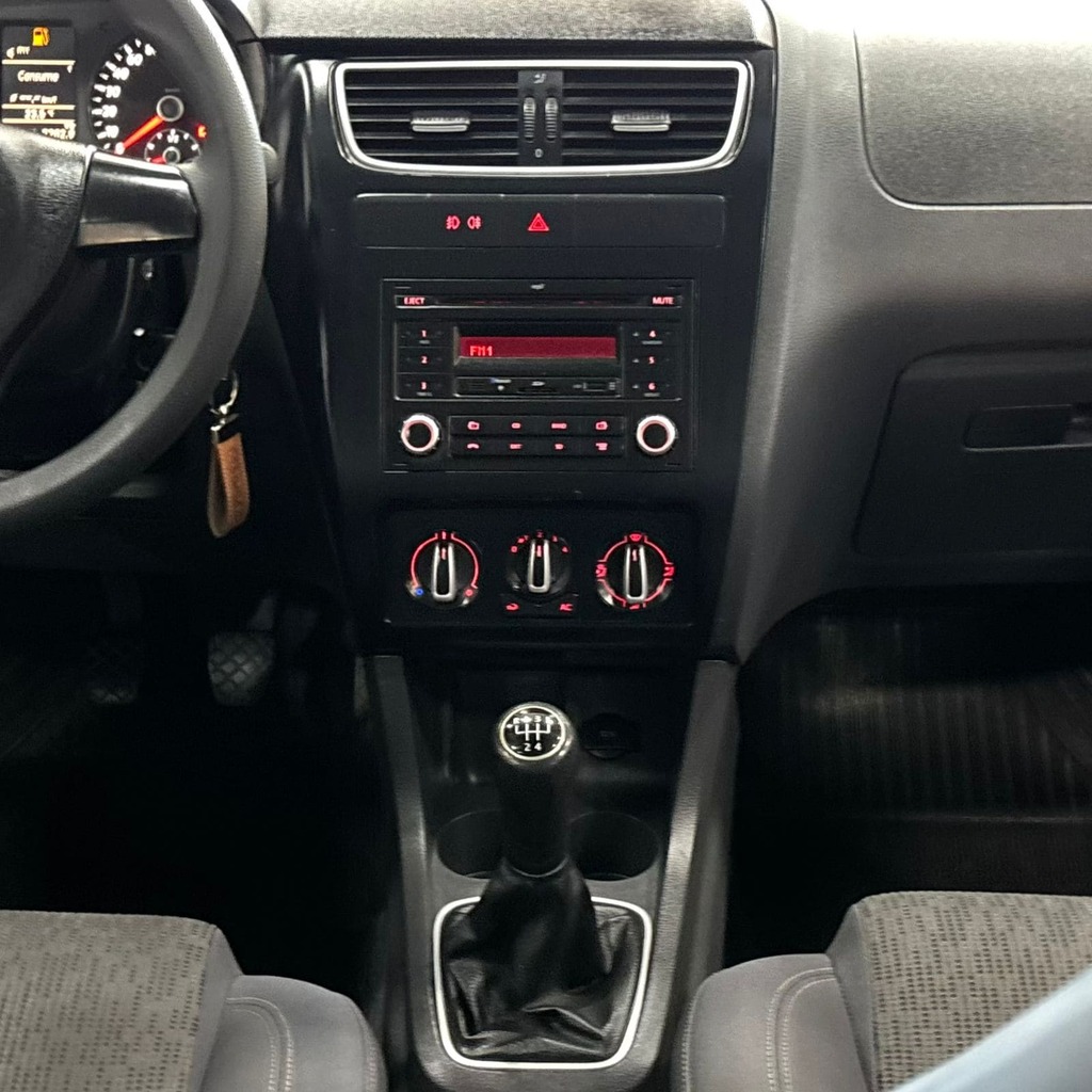 Volkswagen Fox 1.6 MI 8v Flex (Impecável – Completo – Manual)