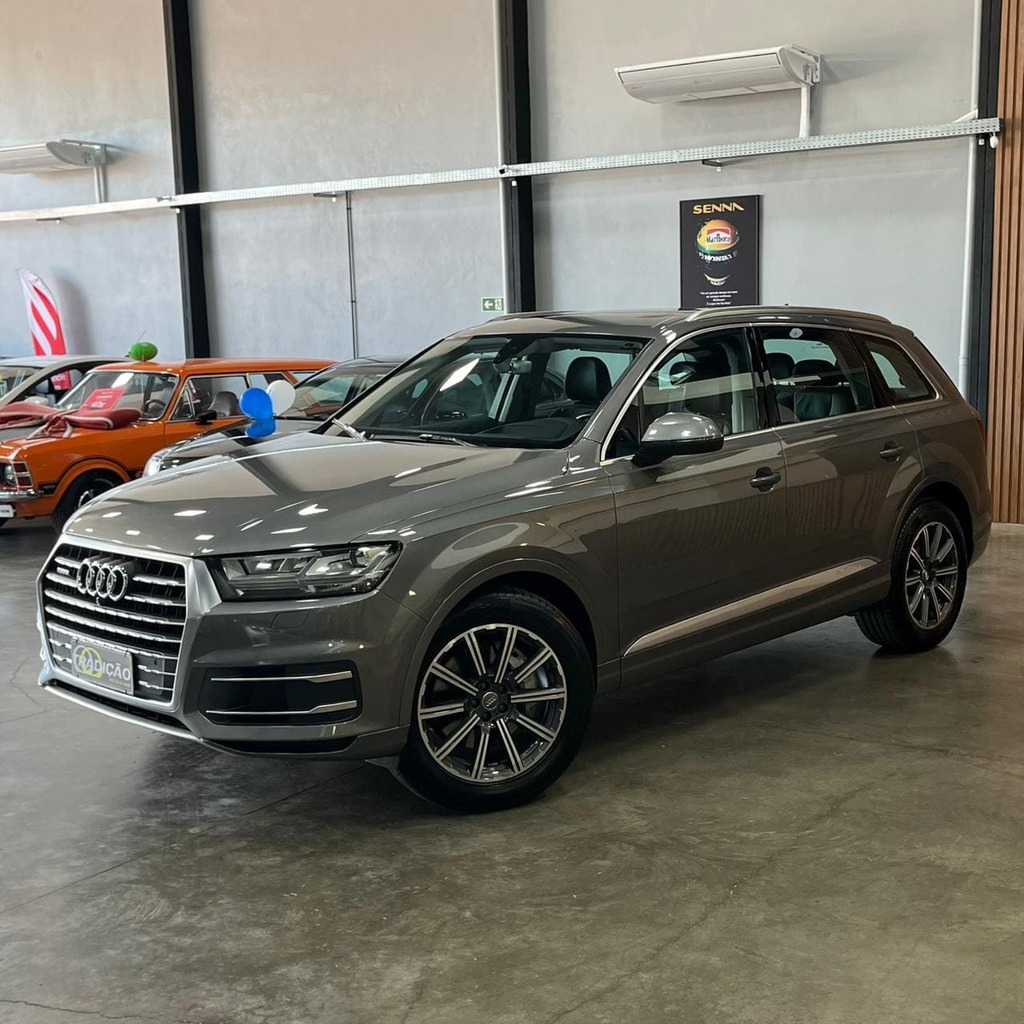 Audi Q7 Ambition Quattro TFSi 3.0 V6  7 Lugares (Impecável – Revisões na Concessionária)