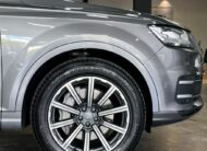 Audi Q7 Ambition Quattro TFSi 3.0 V6  7 Lugares (Impecável – Revisões na Concessionária)