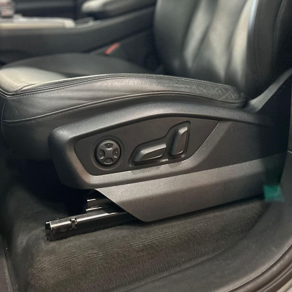 Audi Q7 Ambition Quattro TFSi 3.0 V6  7 Lugares (Impecável – Revisões na Concessionária)