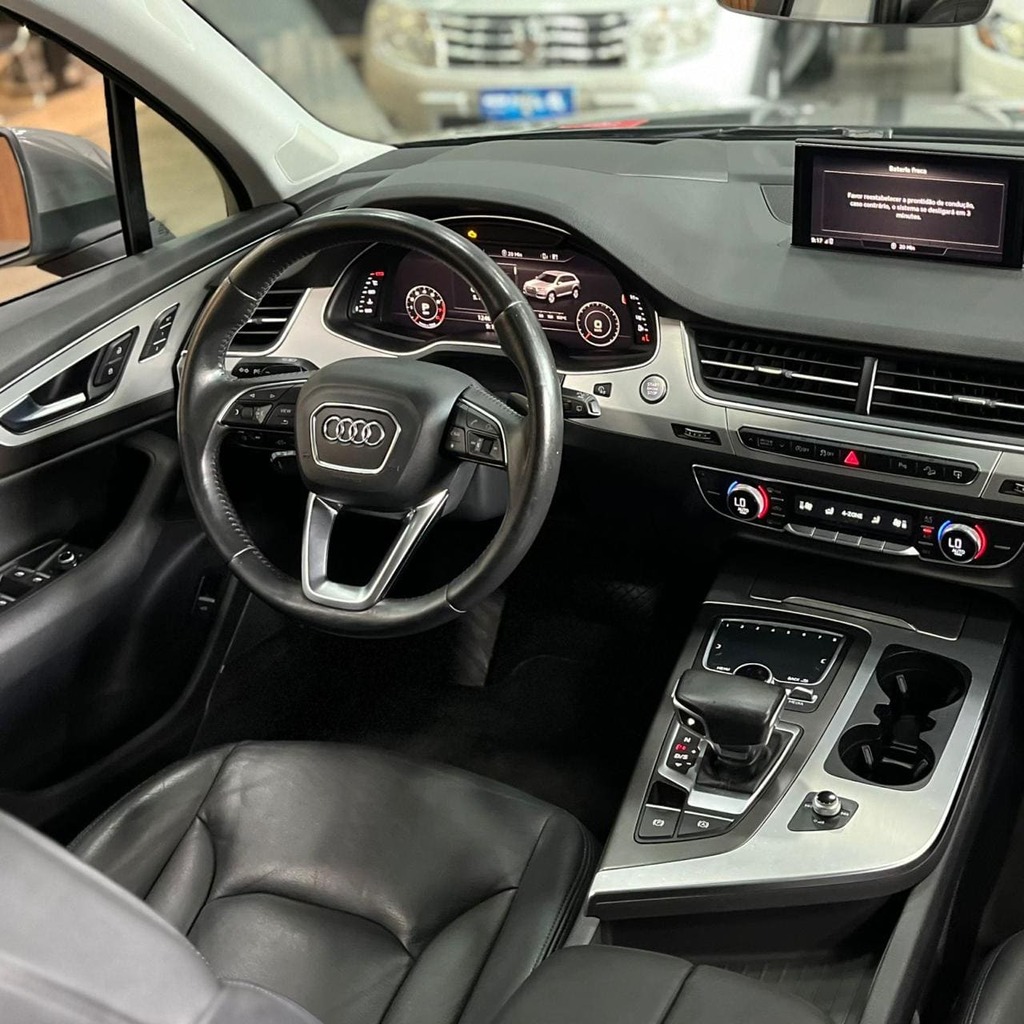 Audi Q7 Ambition Quattro TFSi 3.0 V6  7 Lugares (Impecável – Revisões na Concessionária)