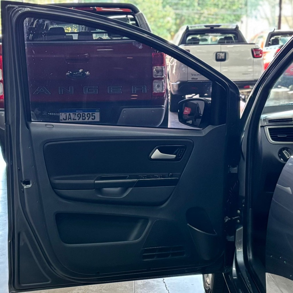 Volkswagen Fox Connect Manual 5M 1.6 Flex (Impecável – Completo)