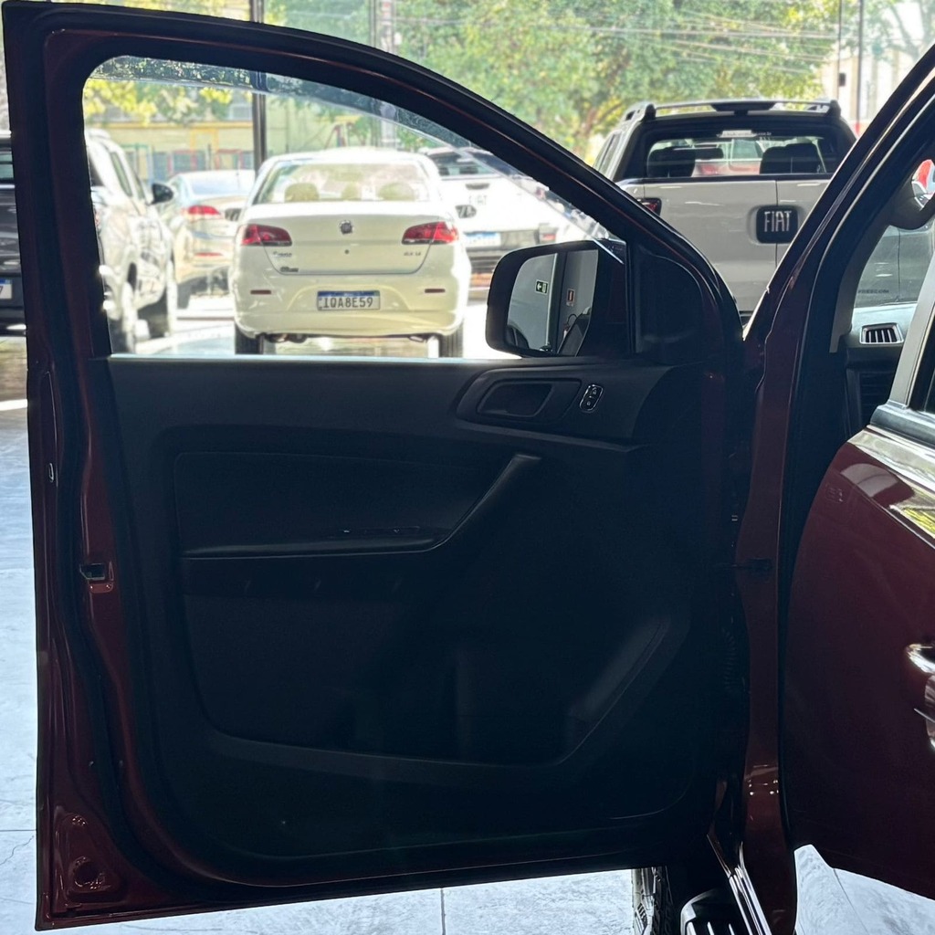 Ford Ranger Cd Xls 4×4 2.2 Turbo (Impecável – Revisões na Concessionária)