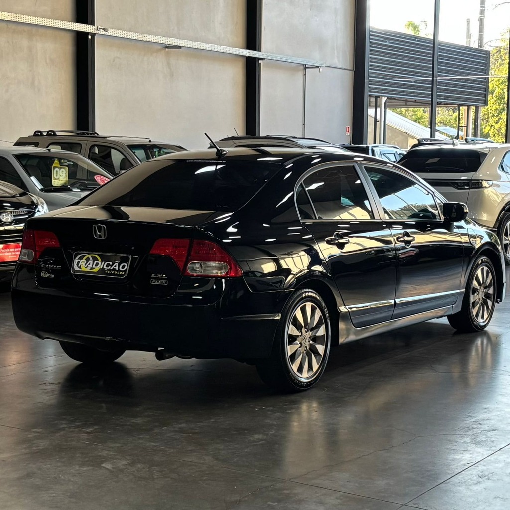 Honda Civic Lxl 1.8 Flex (Impecável – Bancos em Couro – Automático)