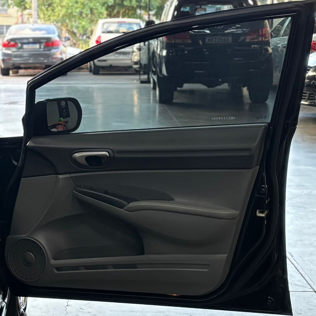 Honda Civic Lxl 1.8 Flex (Impecável – Bancos em Couro – Automático)