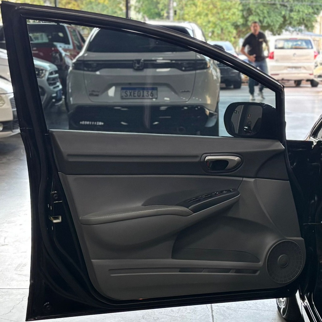 Honda Civic Lxl 1.8 Flex (Impecável – Bancos em Couro – Automático)