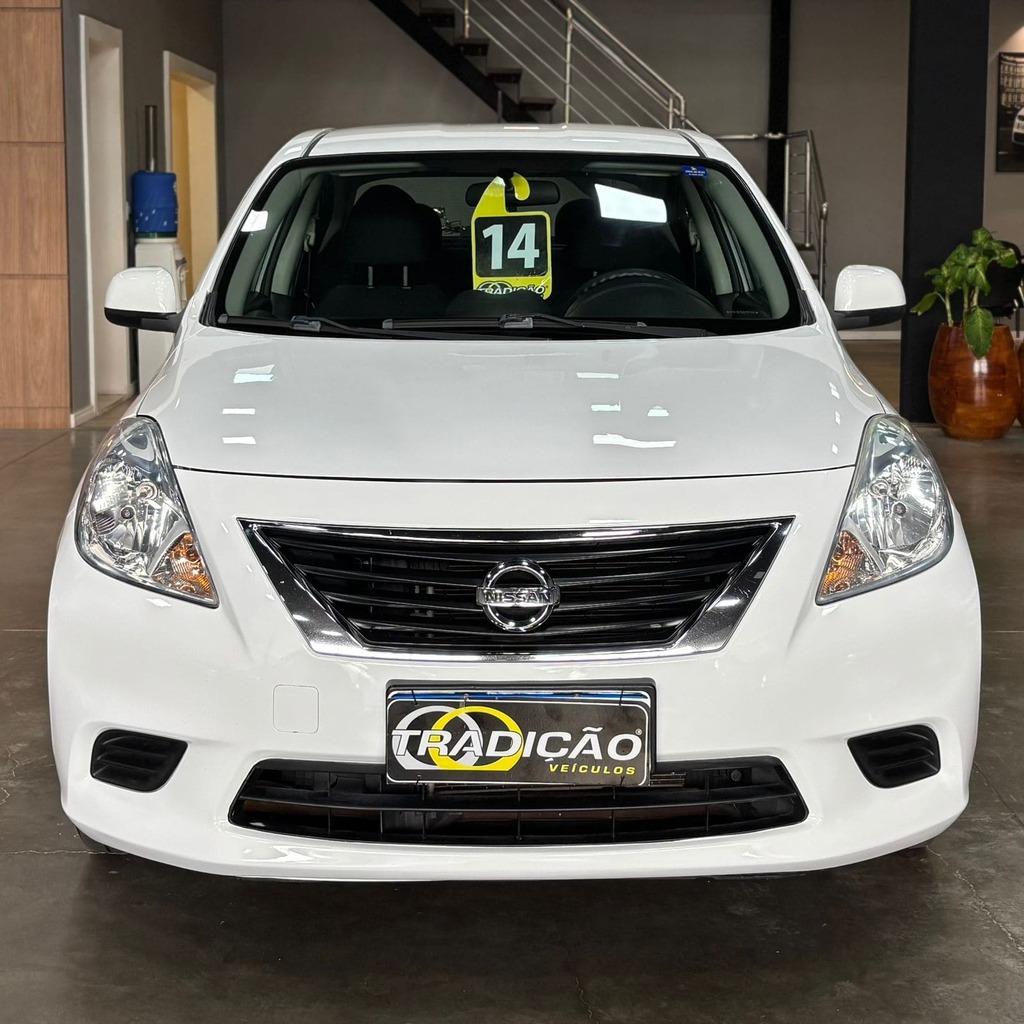 Nissan Versa SV 1.6 Flex (Completo – Manual – Impecável)