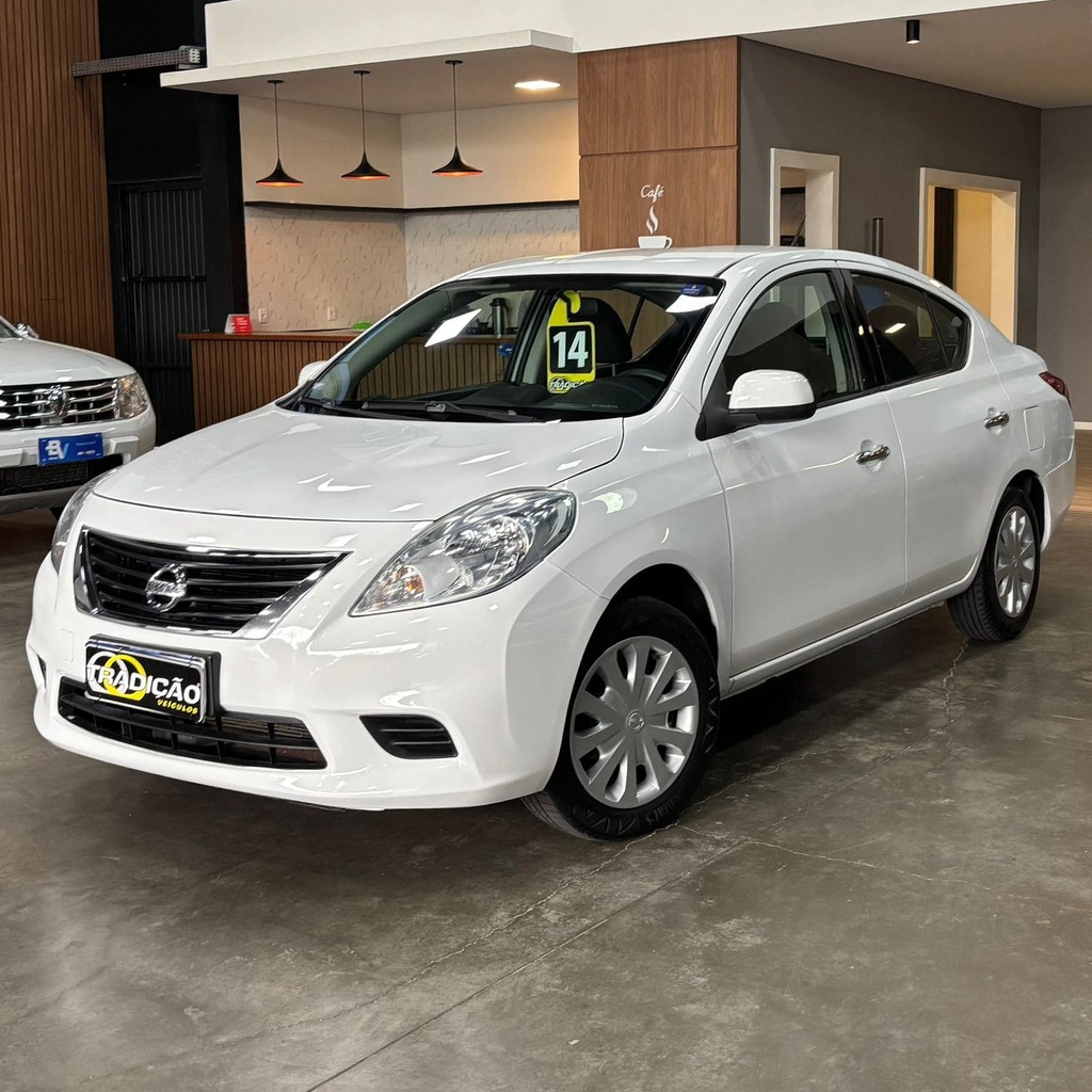 Nissan Versa SV 1.6 Flex (Completo – Manual – Impecável)