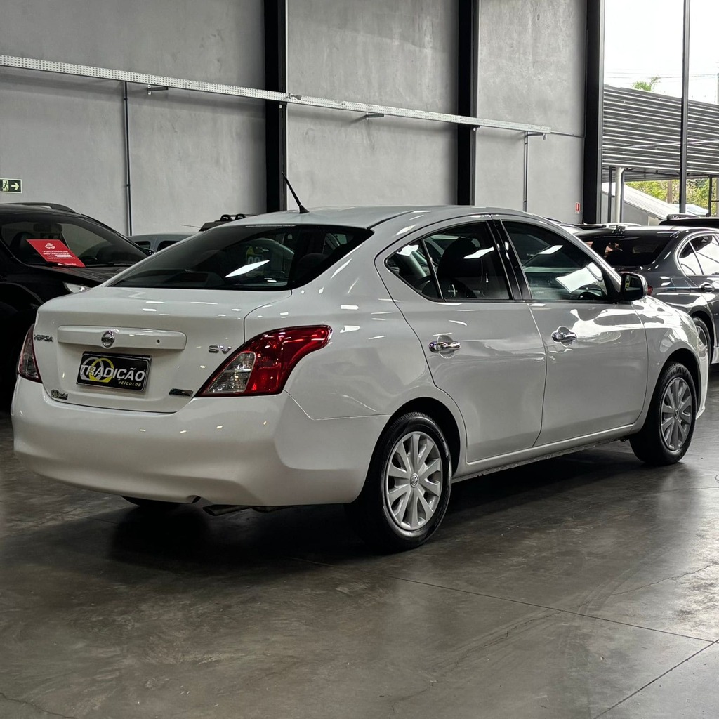Nissan Versa SV 1.6 Flex (Completo – Manual – Impecável)