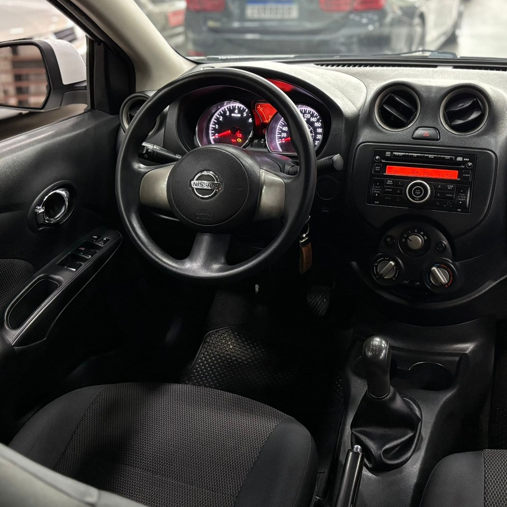 Nissan Versa SV 1.6 Flex (Completo – Manual – Impecável)