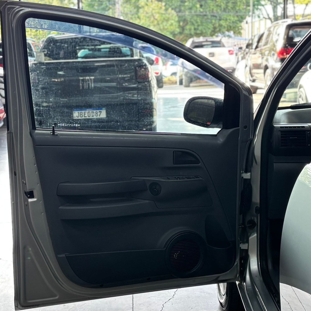 Volkswagen Spacefox Trend 1.6 (Manual – Completa – Impecável)