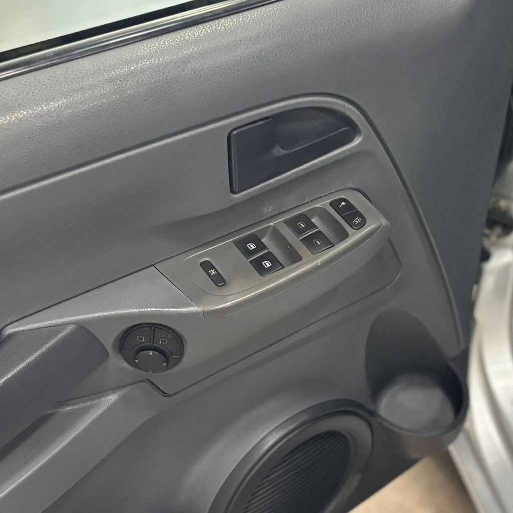 Volkswagen Spacefox Trend 1.6 (Manual – Completa – Impecável)