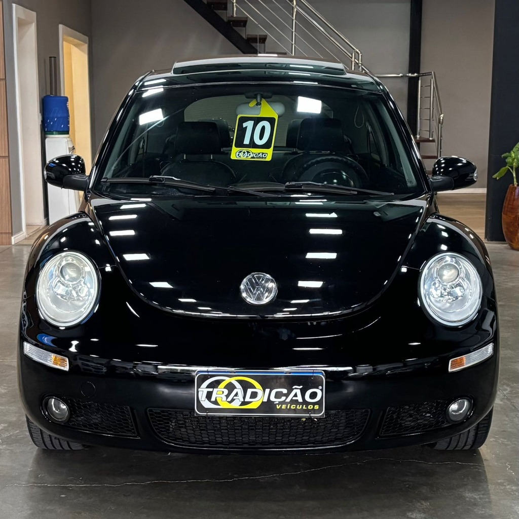 Volkswagen New Beetle 2.0 Gasolina (Câmbio Manual – Teto Solar – Bancos em Couro)