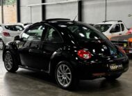 Volkswagen New Beetle 2.0 Gasolina (Câmbio Manual – Teto Solar – Bancos em Couro)