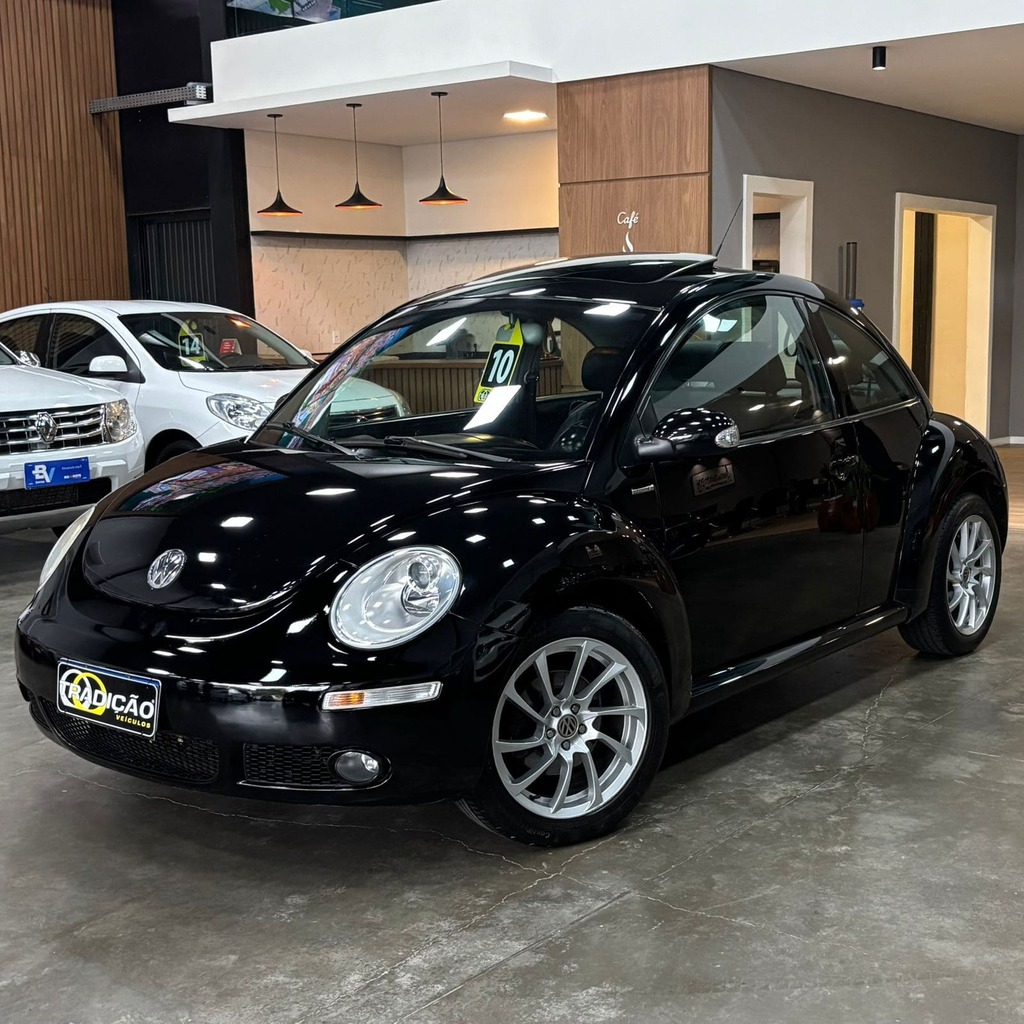 Volkswagen New Beetle 2.0 Gasolina (Câmbio Manual – Teto Solar – Bancos em Couro)