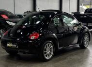 Volkswagen New Beetle 2.0 Gasolina (Câmbio Manual – Teto Solar – Bancos em Couro)