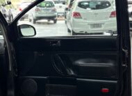 Volkswagen New Beetle 2.0 Gasolina (Câmbio Manual – Teto Solar – Bancos em Couro)