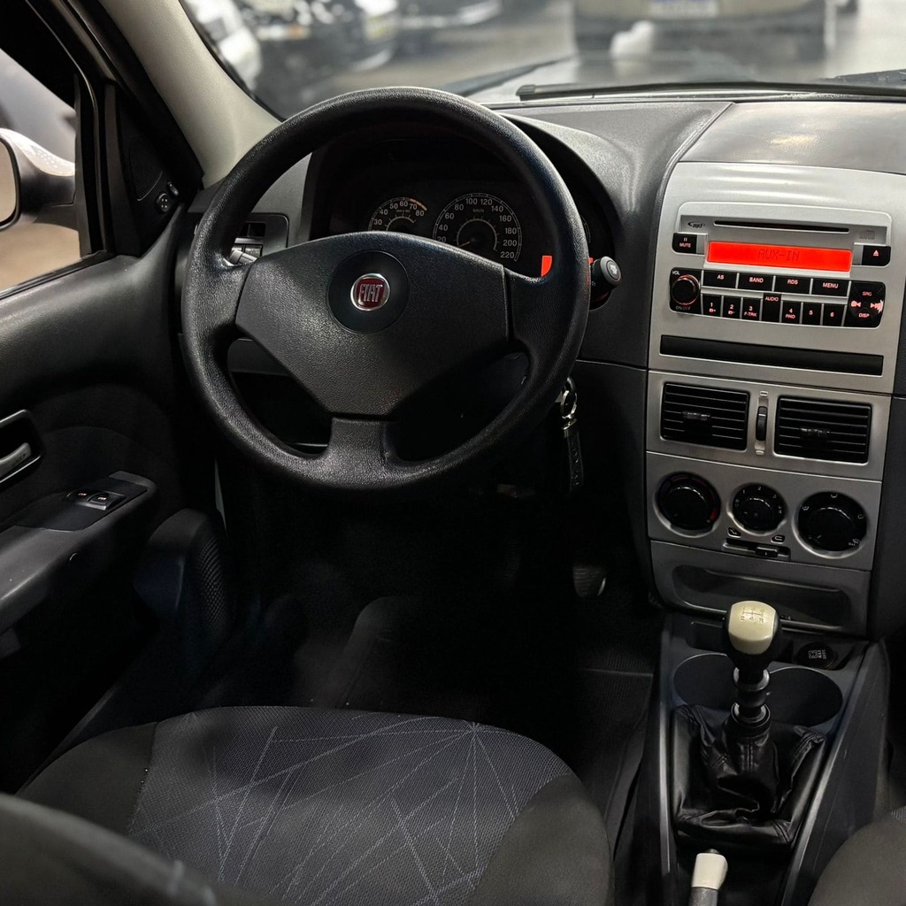 Fiat Siena ELX 1.4 Fire Flex 4P (Completo – Manual 5M – Impecável)