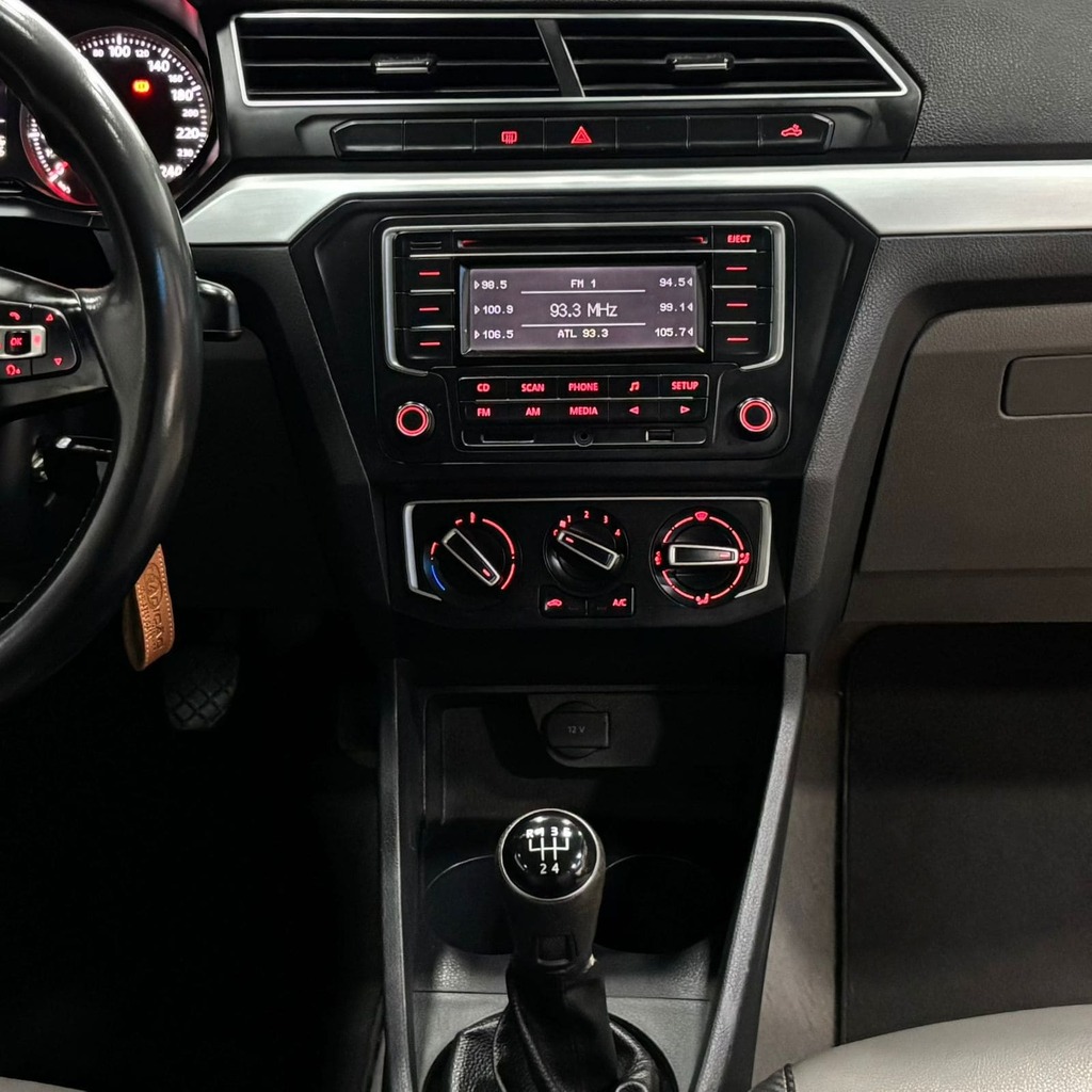 Volkswagen Nova Saveiro Highline Cabine Dupla 1.6 Flex (Impecável – Bancos em Couro – Manual – 2 Portas)