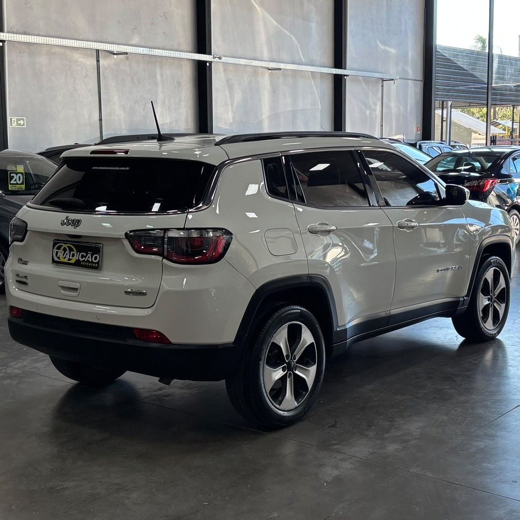 Jeep Compass Longitude 2.0 Diesel 4×4 (Impecável – Automática – Bancos em Couro)