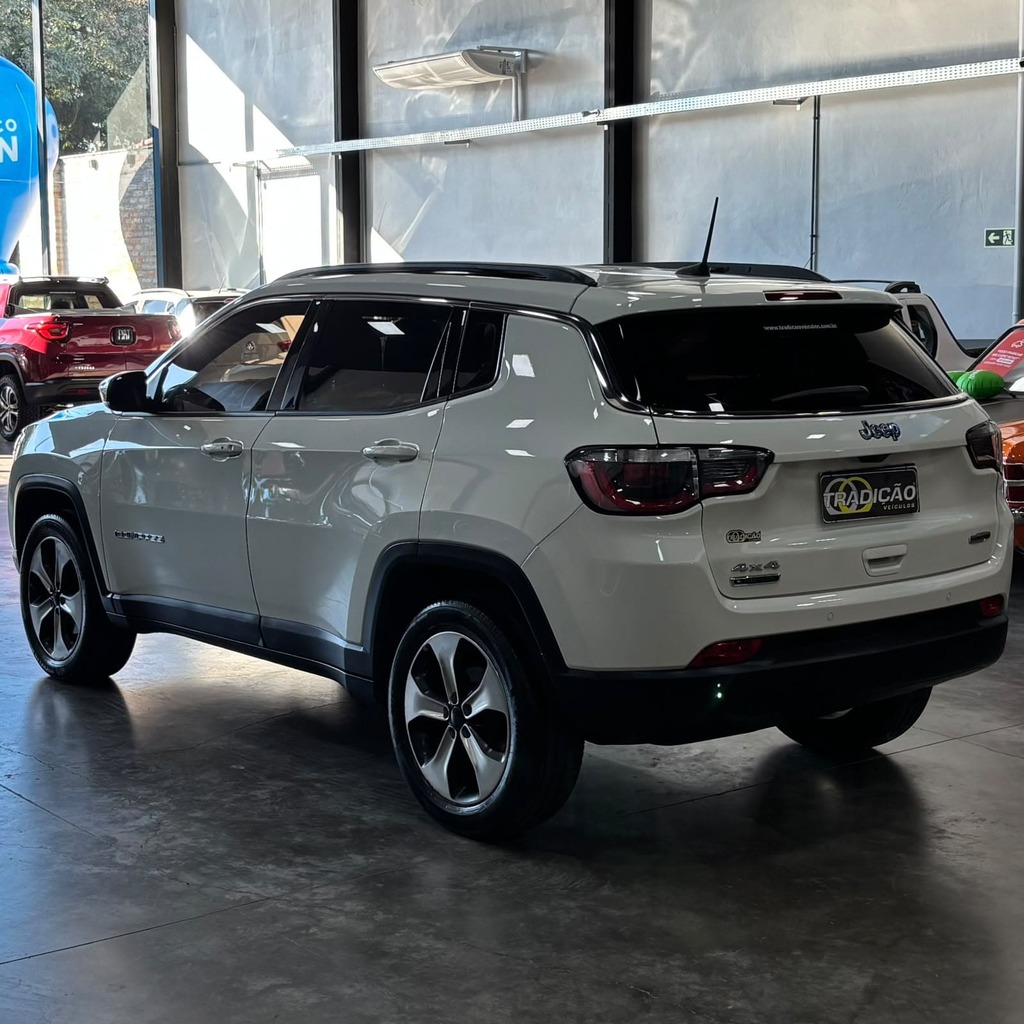 Jeep Compass Longitude 2.0 Diesel 4×4 (Impecável – Automática – Bancos em Couro)