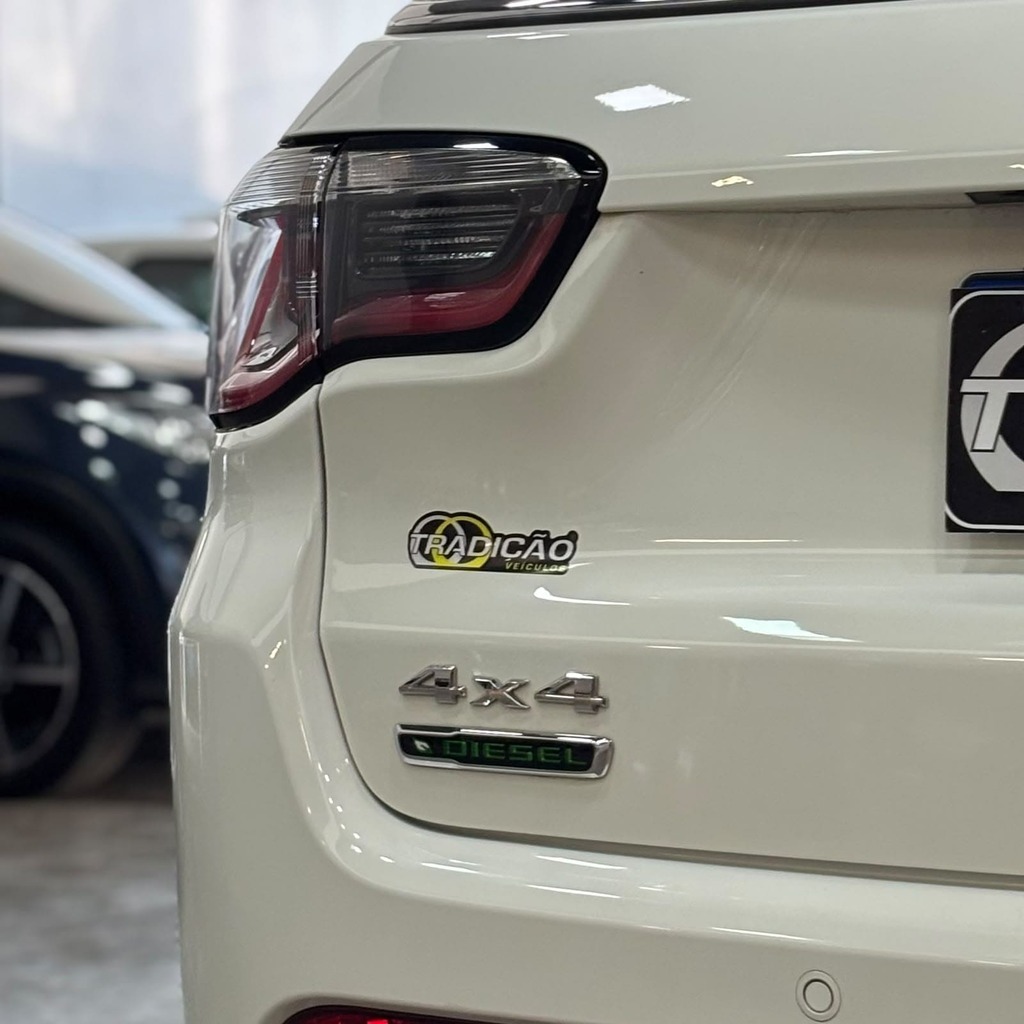 Jeep Compass Longitude 2.0 Diesel 4×4 (Impecável – Automática – Bancos em Couro)