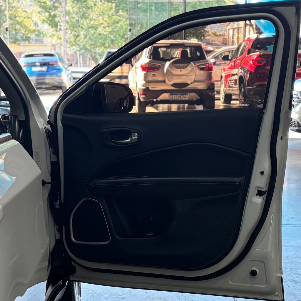 Jeep Compass Longitude 2.0 Diesel 4×4 (Impecável – Automática – Bancos em Couro)