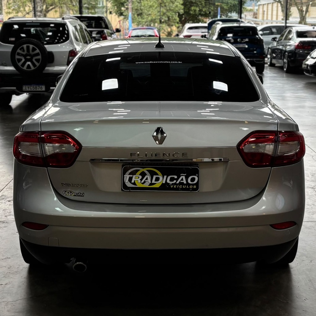 Renault Fluence Dynamique Plus 2.0 Flex Cvt (Impecável – Automático – Bancos em couro)