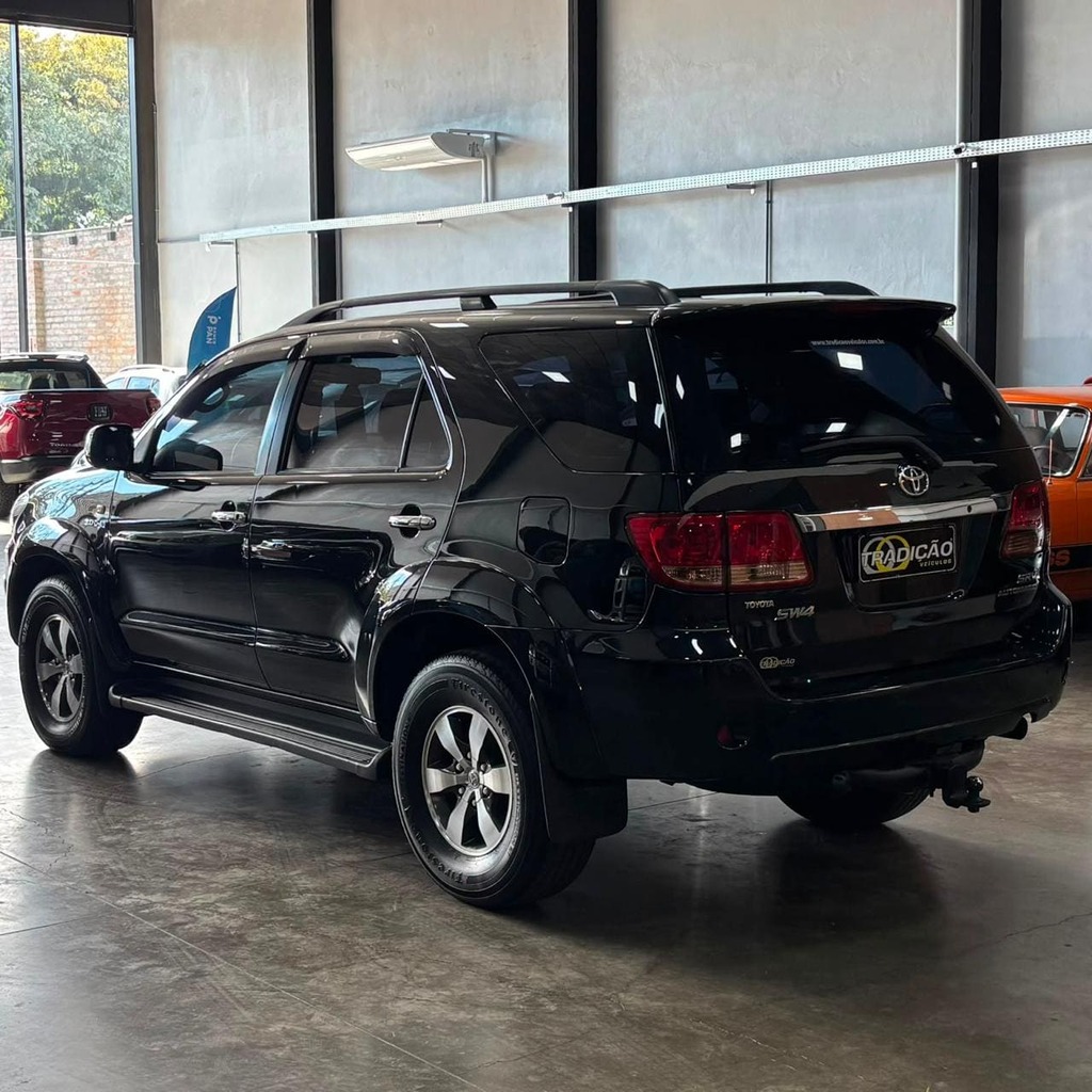 Toyota Hilux Sw4 Srv 3.0 4×4 Diesel Aut (Impecável – 5 Lugares – Bancos em couro)