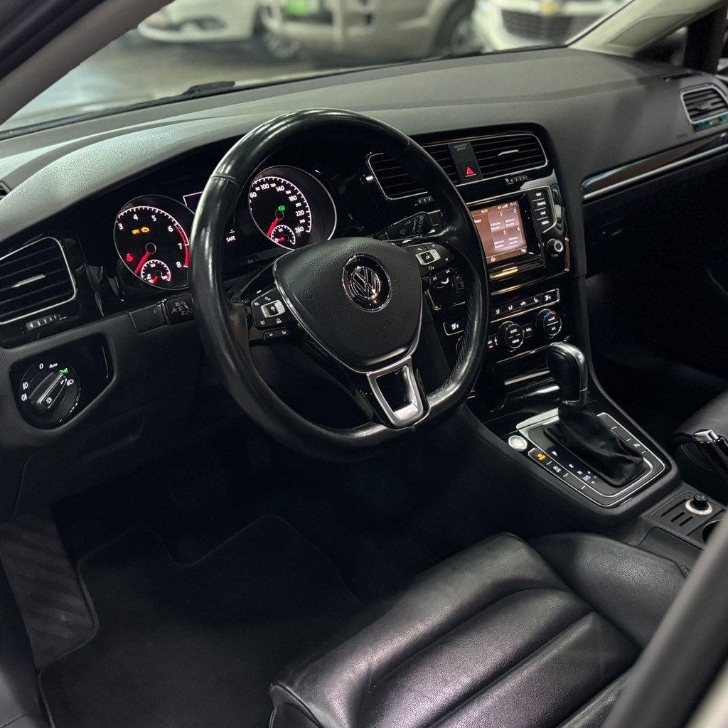Volkswagen Golf Highline TSi 1.4 (Impecável – 100 Mil Km – Bancos em couro – Câmbio Aut)