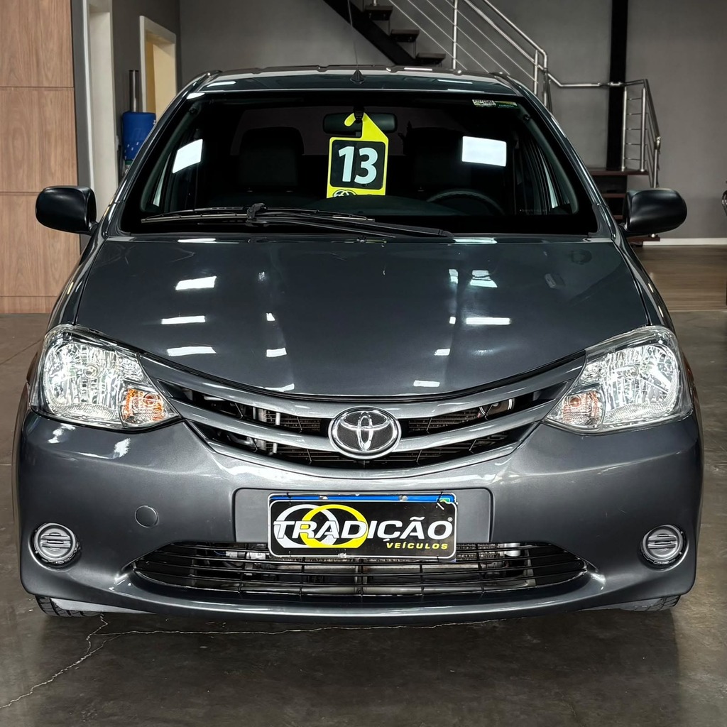 Toyota Etios Sedan X 1.5 Flex (Impecável – Manual – Ar e Direção)