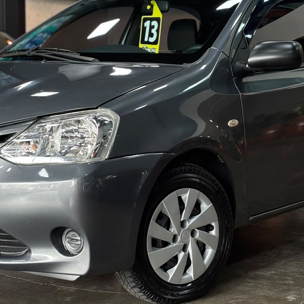 Toyota Etios Sedan X 1.5 Flex (Impecável – Manual – Ar e Direção)