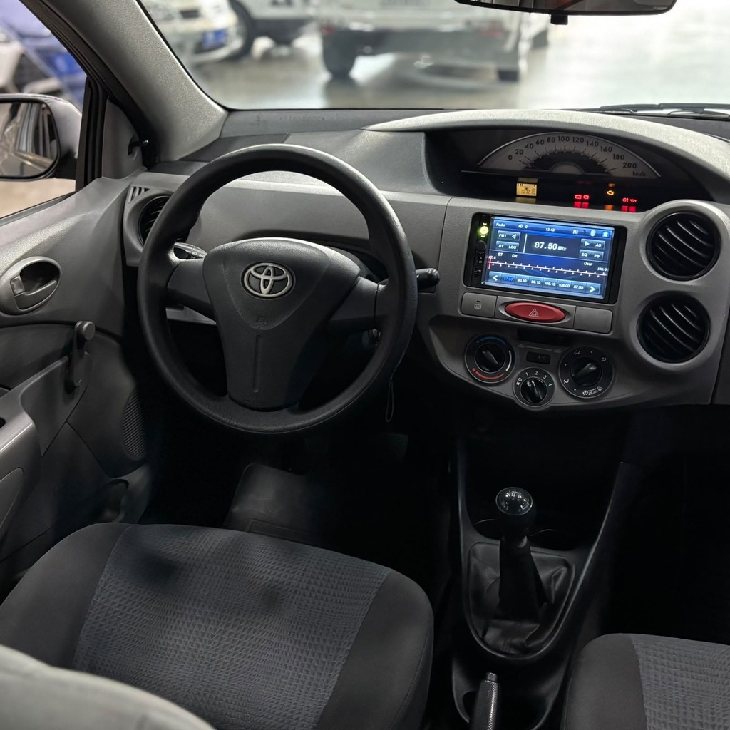 Toyota Etios Sedan X 1.5 Flex (Impecável – Manual – Ar e Direção)