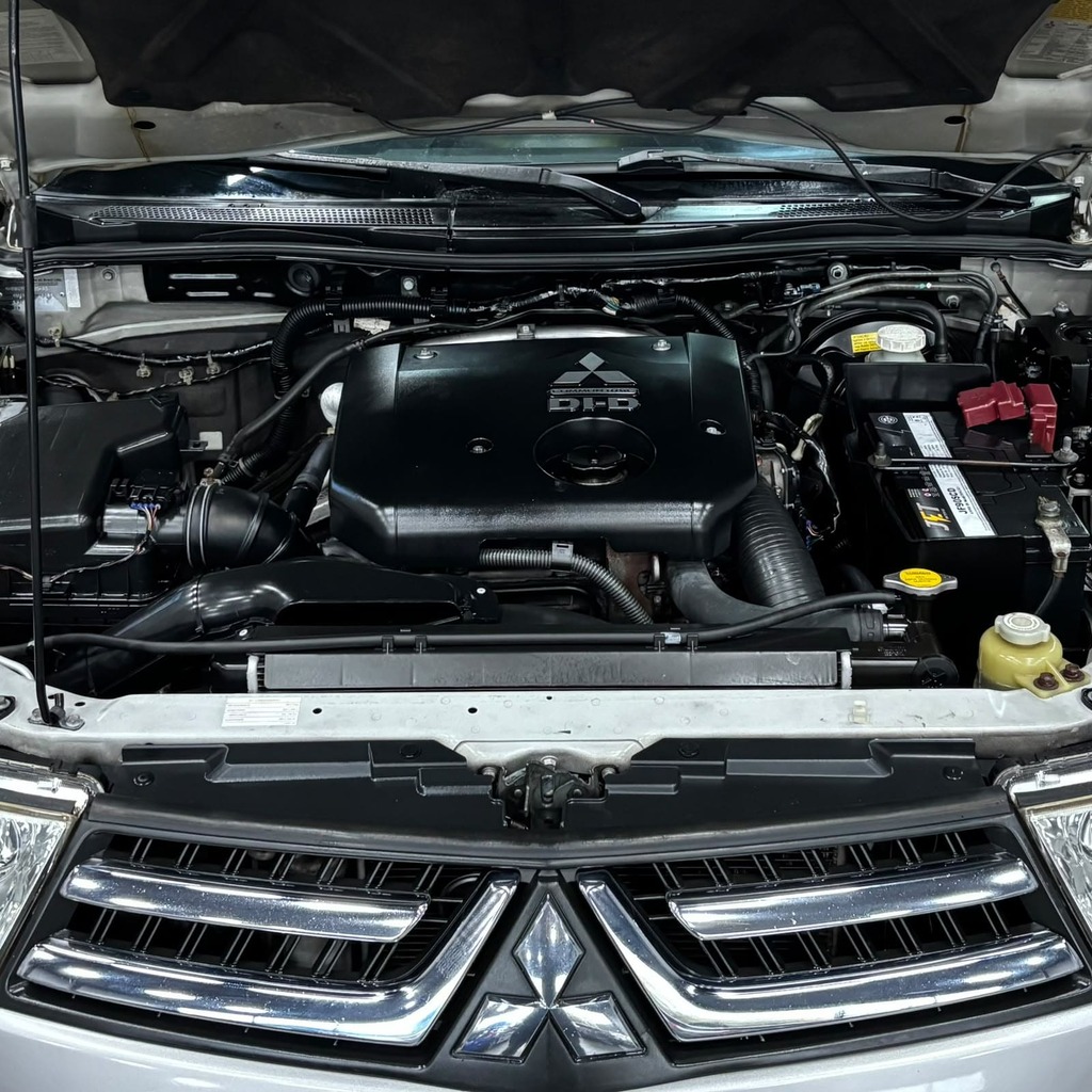 Mitsubishi Pajero Dakar Hpe 3.2 Diesel (Impecável – 7 L – Automática – Bancos em Couro)