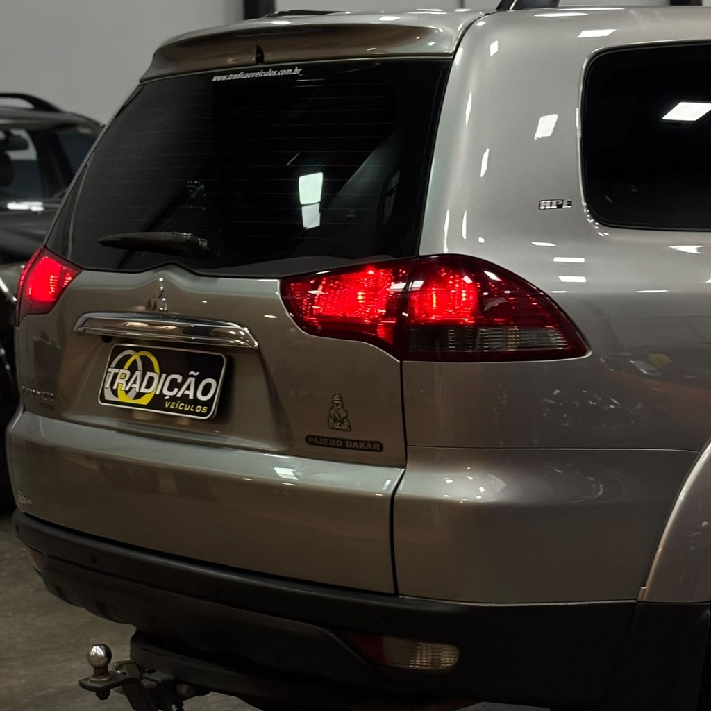 Mitsubishi Pajero Dakar Hpe 3.2 Diesel (Impecável – 7 L – Automática – Bancos em Couro)