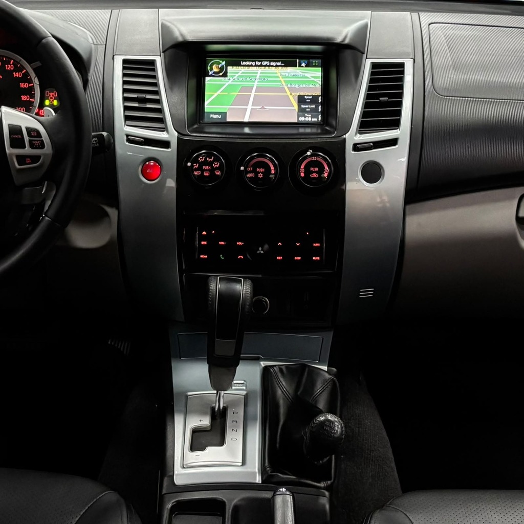 Mitsubishi Pajero Dakar Hpe 3.2 Diesel (Impecável – 7 L – Automática – Bancos em Couro)